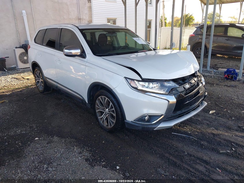 MITSUBISHI OUTLANDER SE