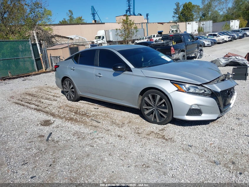 NISSAN ALTIMA SR FWD
