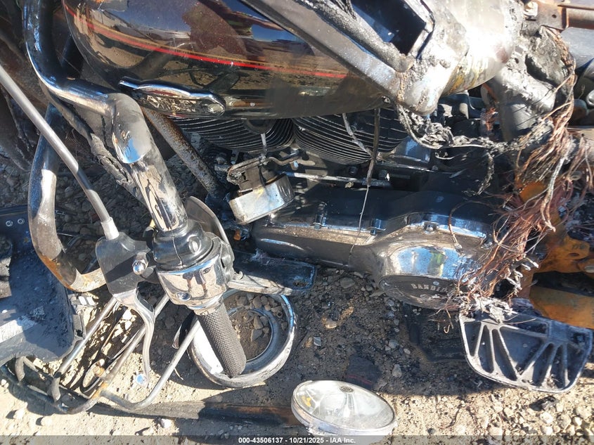 2011 HARLEY-DAVIDSON FLHTCU 1HD1FC417BB639912