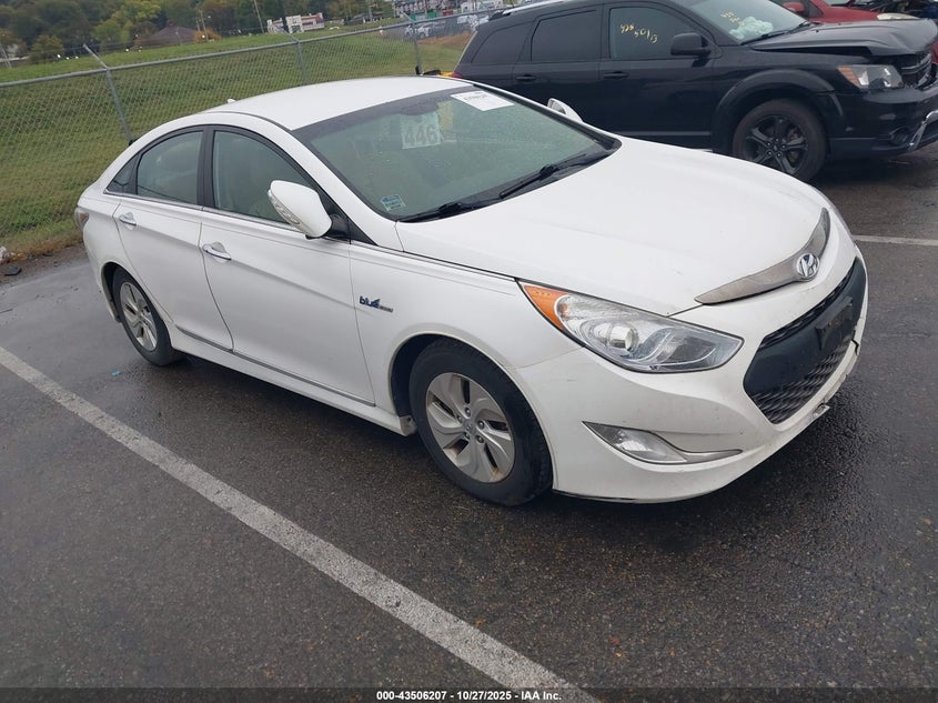 2014 HYUNDAI SONATA HYBRID - KMHEC4A44EA113663