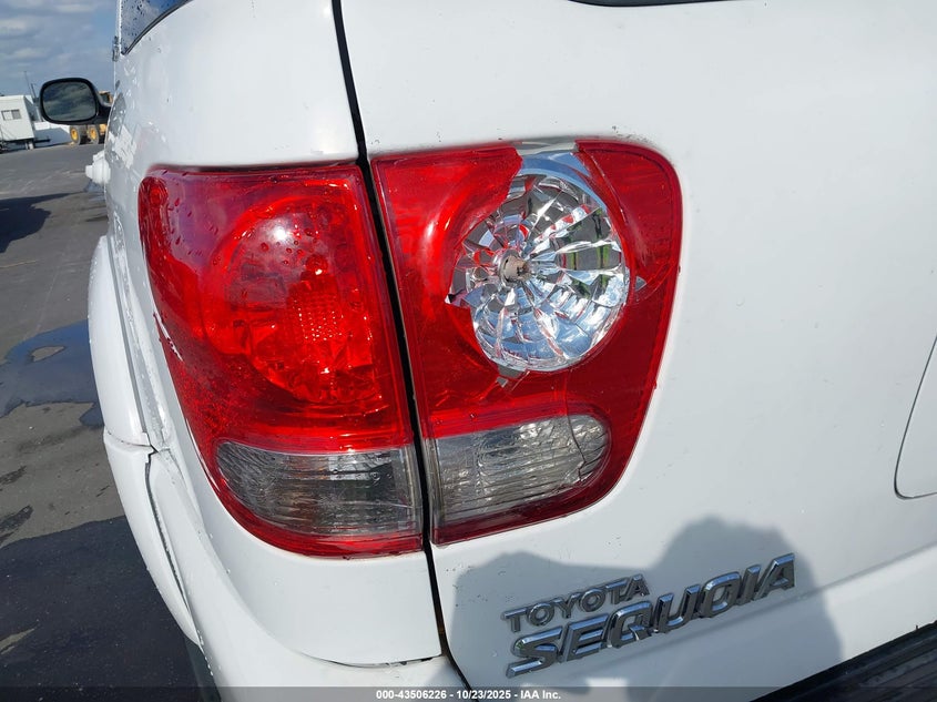2005 Toyota Sequoia Sr5 V8 VIN: 5TDZT34A85S255986 Lot: 43506226