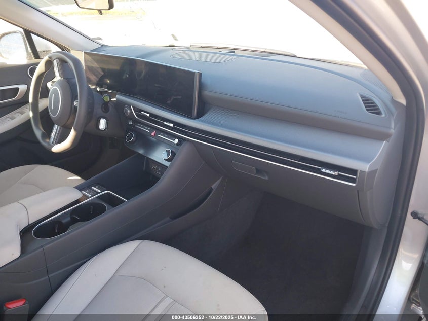 2025 HYUNDAI SONATA SEL KMHL64JA4SA456957