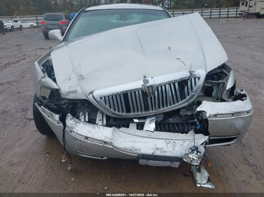 2003 Lincoln Town Car Executive VIN: 1LNHM81W93Y684525 Lot: 43506391