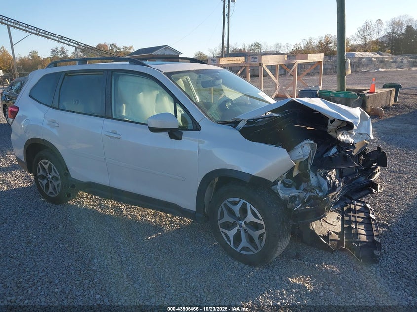 SUBARU FORESTER PREMIUM