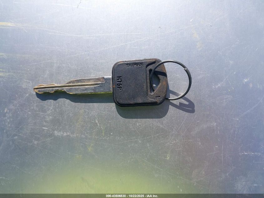 2000 Ford F-250 Lariat/Xl/Xlt VIN: 1FTNW21F0YEA85956 Lot: 43506530