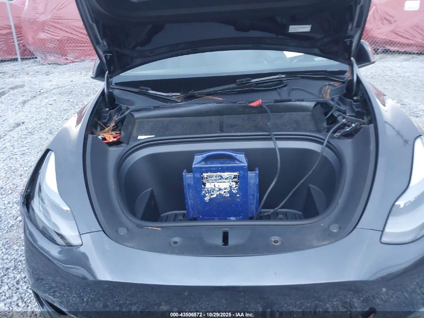 2025 Tesla Model Y Long Range Dual Motor All-Wheel Drive VIN: 7SAYGDEE7SF307215 Lot: 43506572