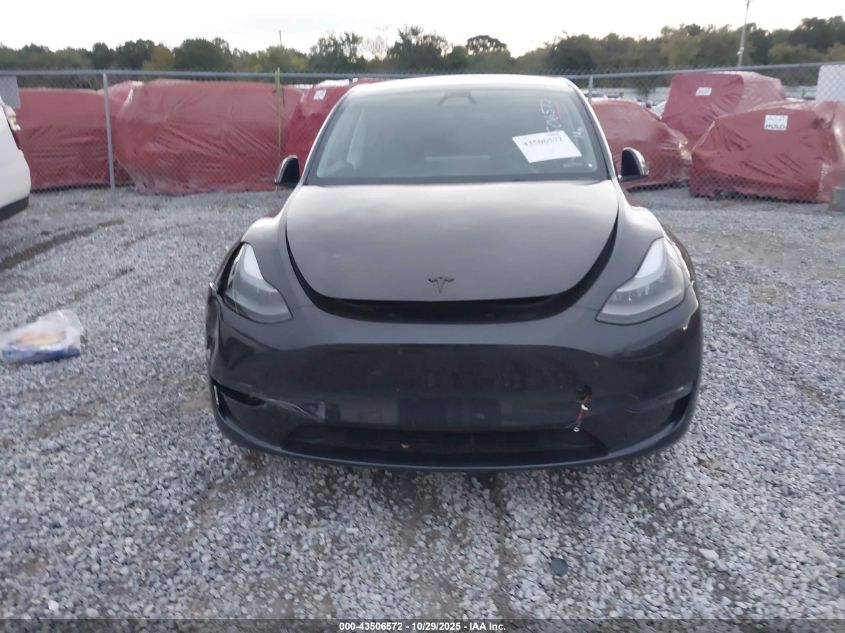 2025 Tesla Model Y Long Range Dual Motor All-Wheel Drive VIN: 7SAYGDEE7SF307215 Lot: 43506572