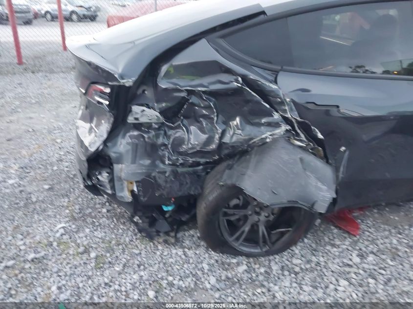 2025 Tesla Model Y Long Range Dual Motor All-Wheel Drive VIN: 7SAYGDEE7SF307215 Lot: 43506572