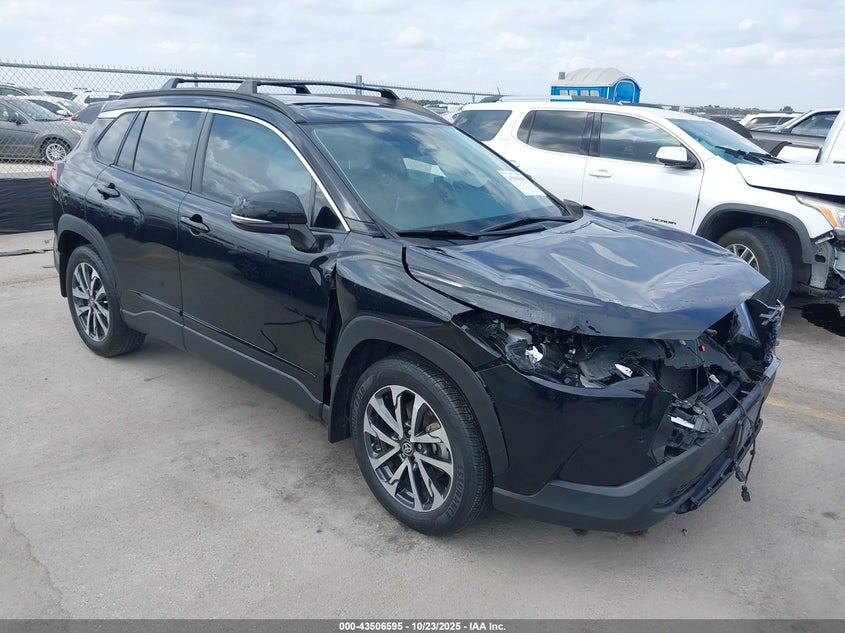 TOYOTA COROLLA CROSS XLE