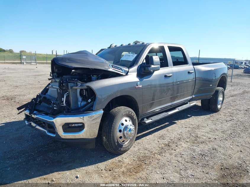 3C63RRGL5SG555068 2025 RAM 3500 photo no. 2