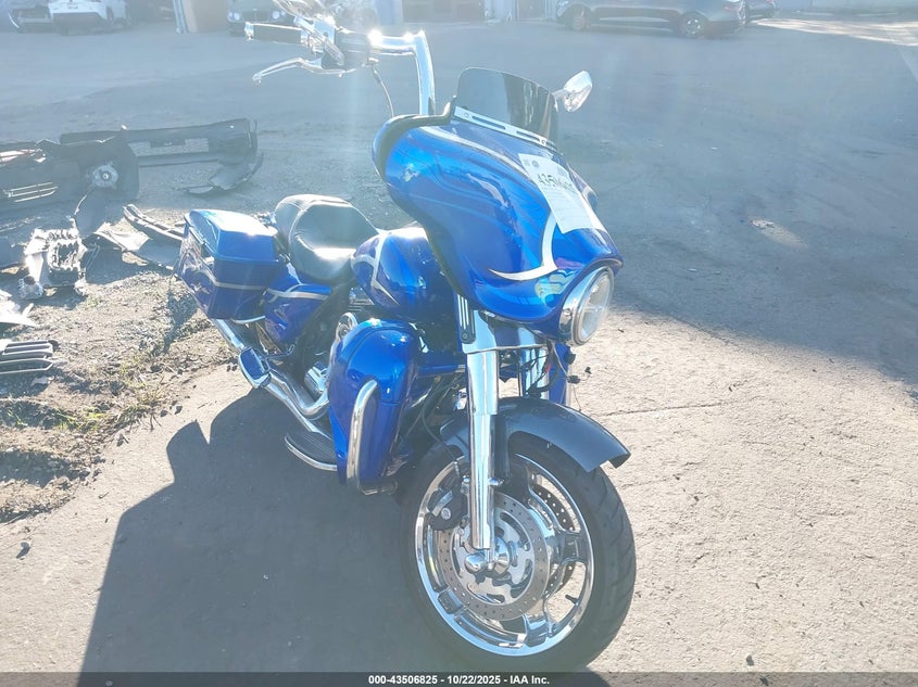 2013 HARLEY-DAVIDSON FLHX STREET GLIDE - 1HD1KBM37DB604524