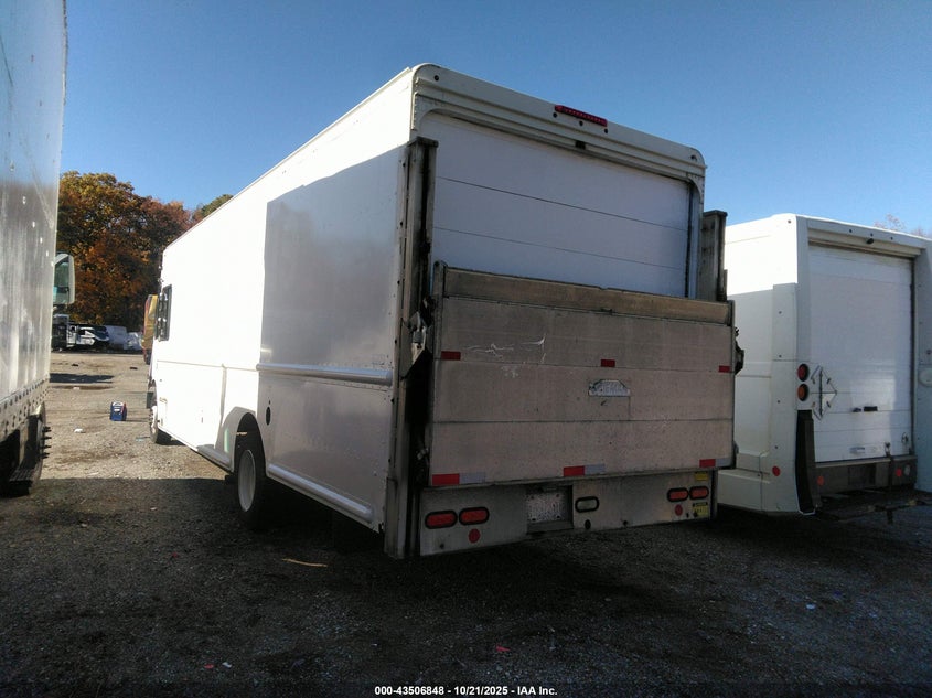 2015 Ford F-59 Commercial Stripped white other gasoline 1F66F5KY4F0A04265 photo #4