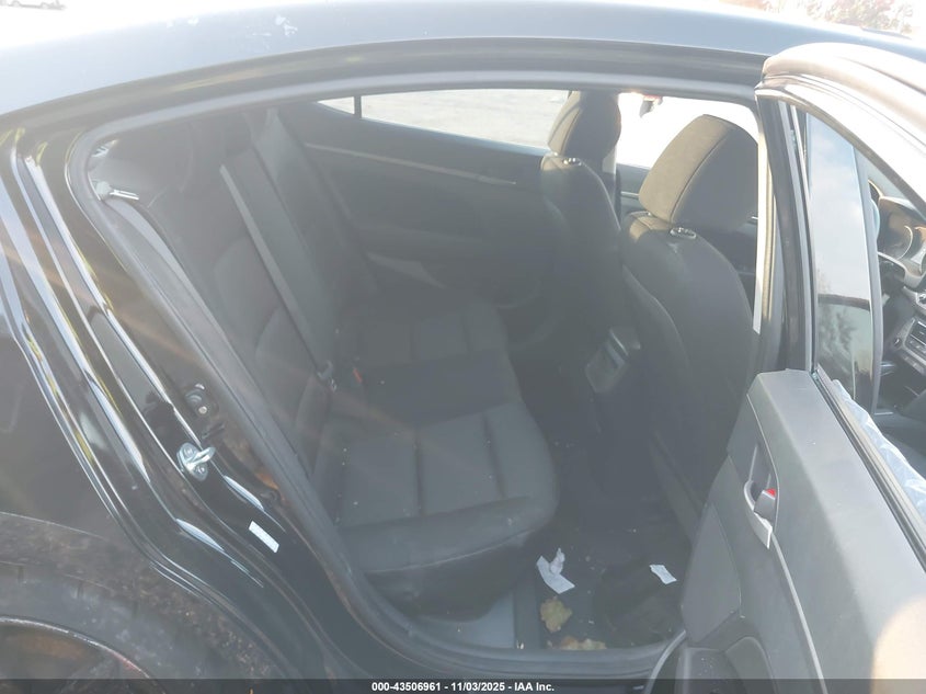 KMHD84LF4JU445509 2018 HYUNDAI ELANTRA photo no. 8
