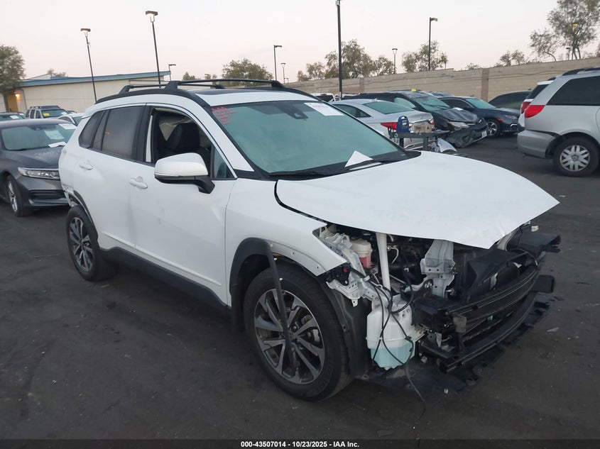 TOYOTA COROLLA CROSS XLE