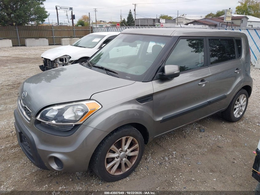 2013 KIA SOUL + KNDJT2A62D7496796
