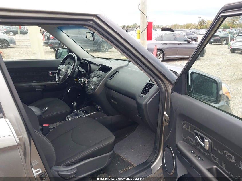 2013 KIA SOUL + KNDJT2A62D7496796