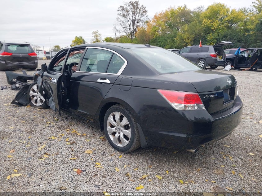 1HGCP3F8XAA013018 2010 HONDA ACCORD photo no. 3