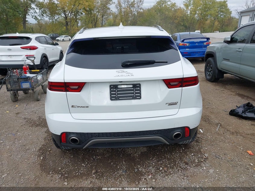 JAGUAR E-PACE - zdjęcie 17