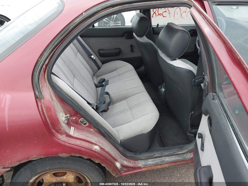 1Y1SK5265SZ031319 1995 GEO PRIZM photo no. 8