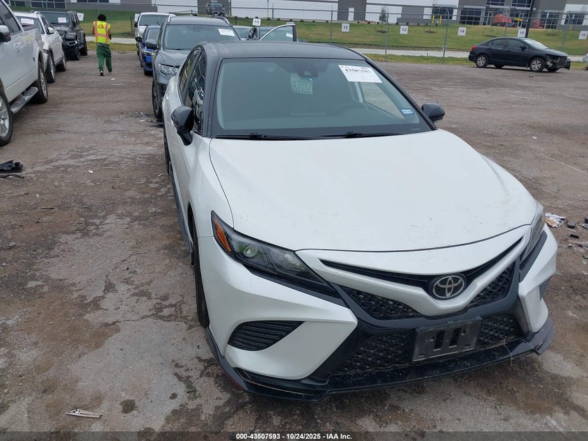 TOYOTA CAMRY TRD V6