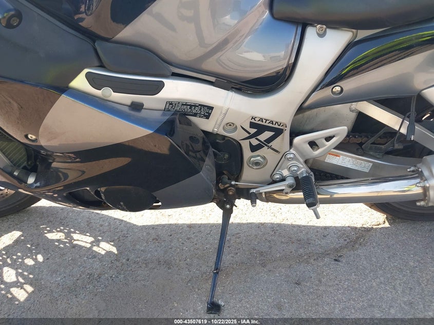 2003 Suzuki Gsx1300 R VIN: JS1GW71A932103983 Lot: 43507619