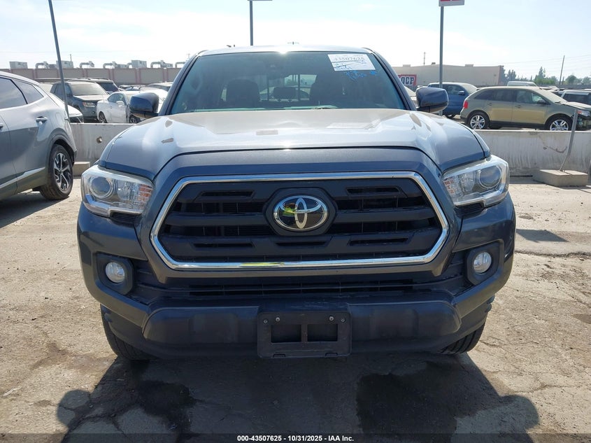 3TMAZ5CN1JM074993 2018 TOYOTA TACOMA photo no. 12