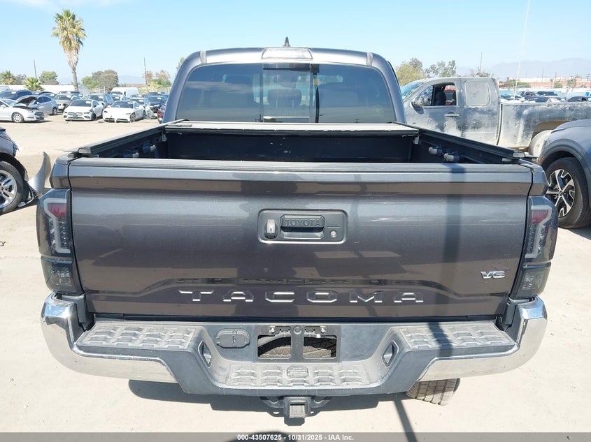 3TMAZ5CN1JM074993 2018 TOYOTA TACOMA photo no. 16