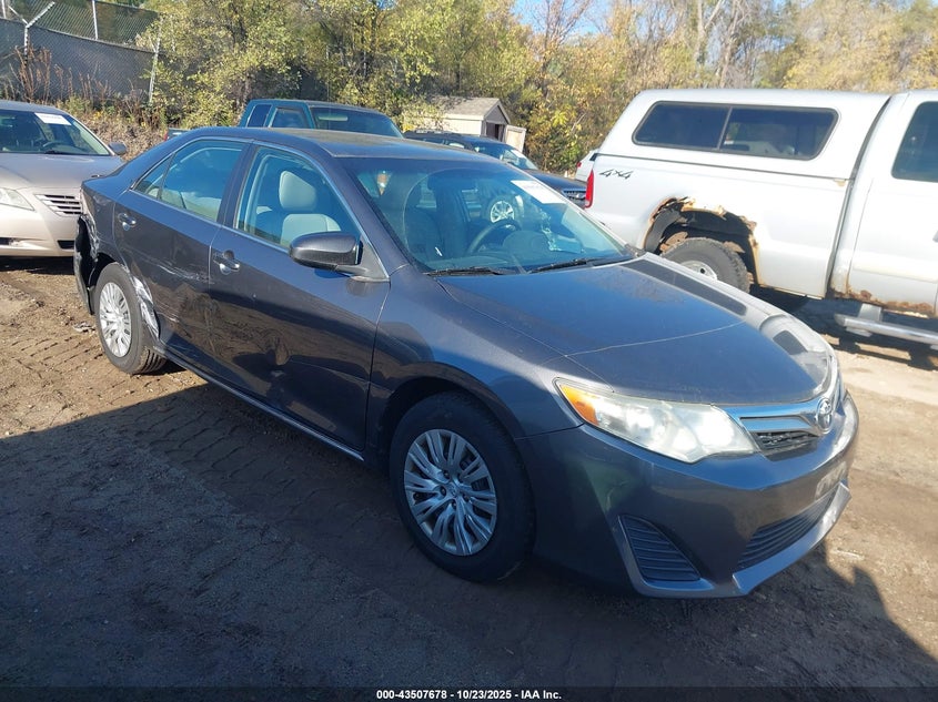 TOYOTA CAMRY LE