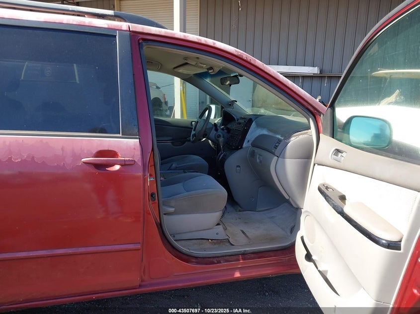 2005 Toyota Sienna