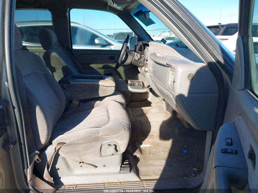 2GCEC19V3Y1330135 2000 CHEVROLET SILVERADO photo no. 5