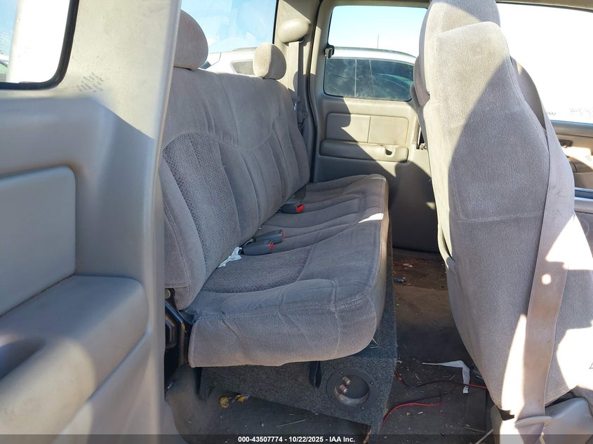 2GCEC19V3Y1330135 2000 CHEVROLET SILVERADO photo no. 8