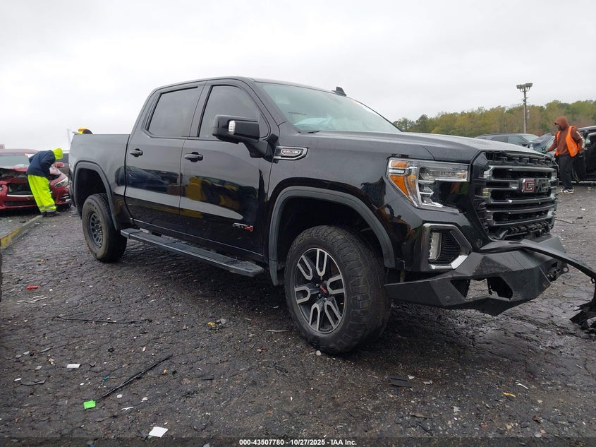 GMC SIERRA 1500 4WD SHORT BOX AT4