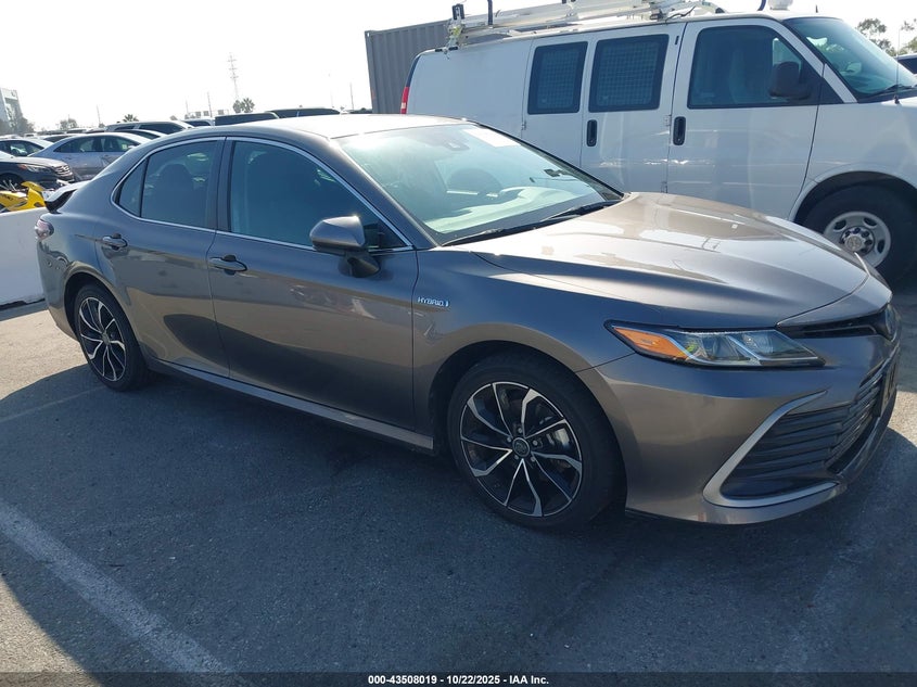 TOYOTA CAMRY HYBRID LE HYBRID