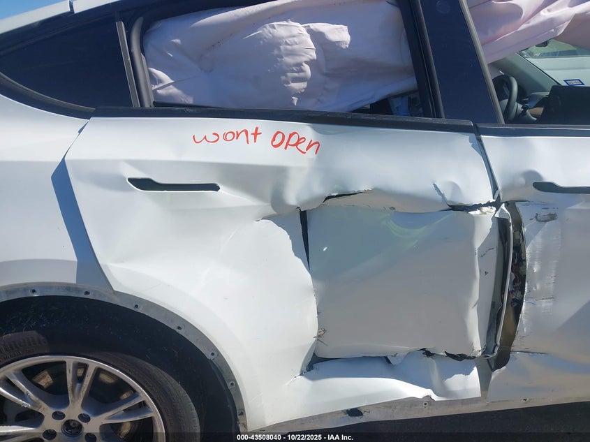 2023 Tesla Model Y Awd/Long Range Dual Motor All-Wheel Drive VIN: 7SAYGDEE4PA167788 Lot: 43508040