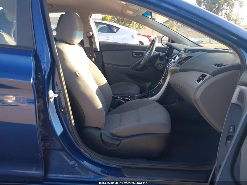 2016 HYUNDAI ELANTRA SE 5NPDH4AE6GH667387