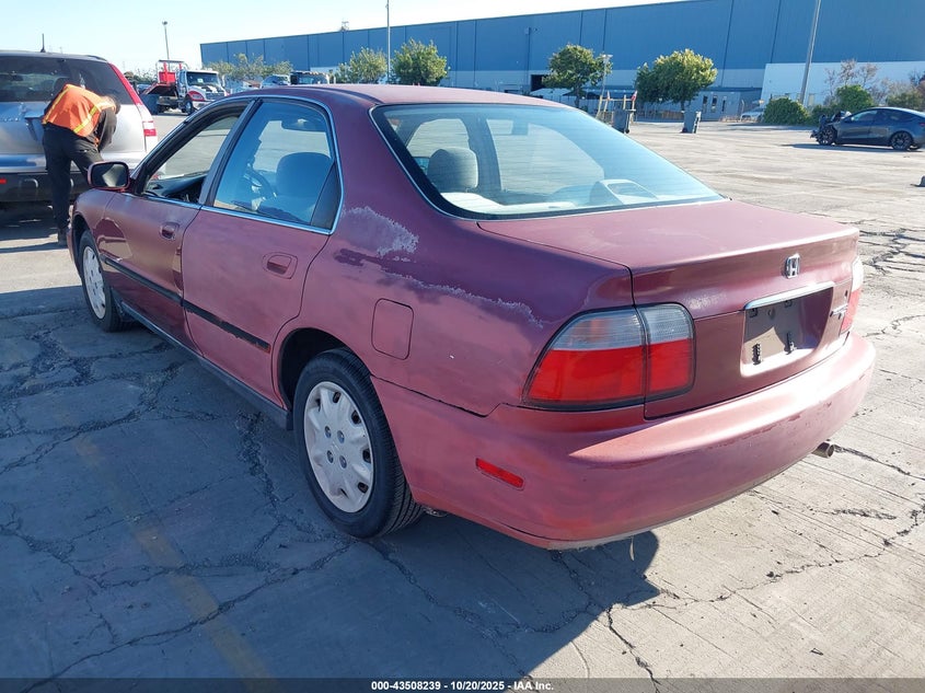 1HGCD5634VA011831 1997 HONDA ACCORD photo no. 3