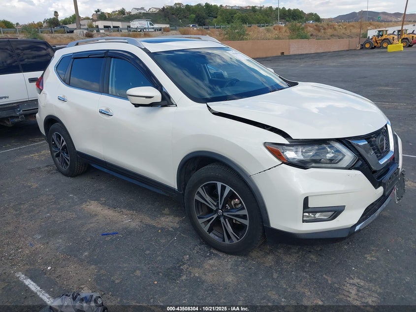 NISSAN ROGUE SV FWD