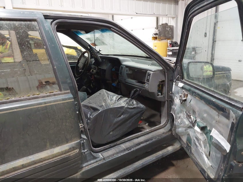1J4GZ78S8RC308347 1994 JEEP GRAND CHEROKEE photo no. 5