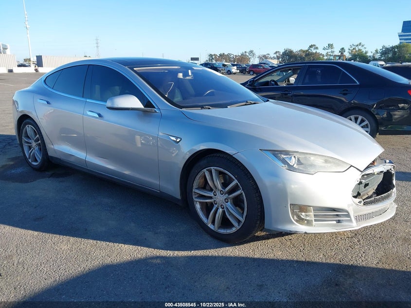 TESLA MODEL S P85
