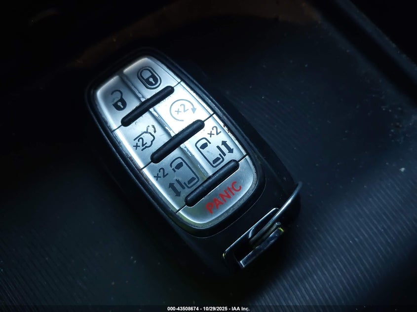 2022 Chrysler Pacifica Touring L VIN: 2C4RC1BG1NR197675 Lot: 43508674