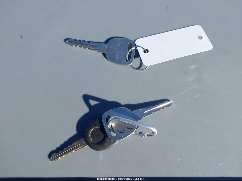 2005 Cadillac Escalade Standard VIN: 1GYEK63N25R227102 Lot: 43508680