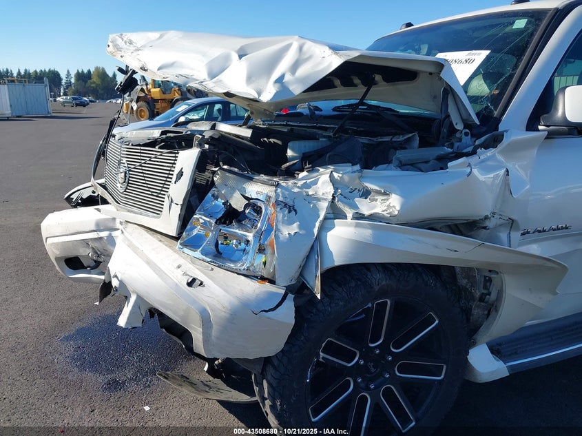 2005 Cadillac Escalade Standard VIN: 1GYEK63N25R227102 Lot: 43508680