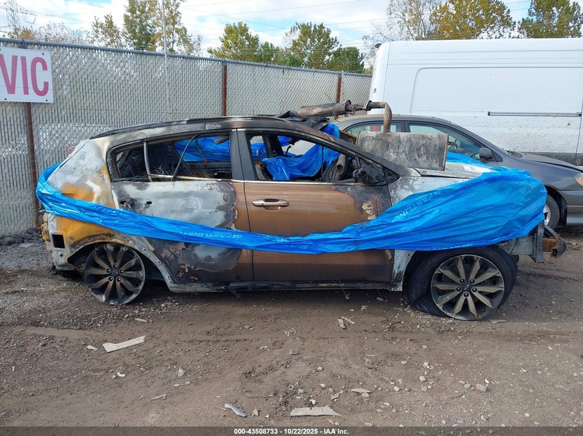 2017 KIA SPORTAGE EX KNDPNCAC9H7261656