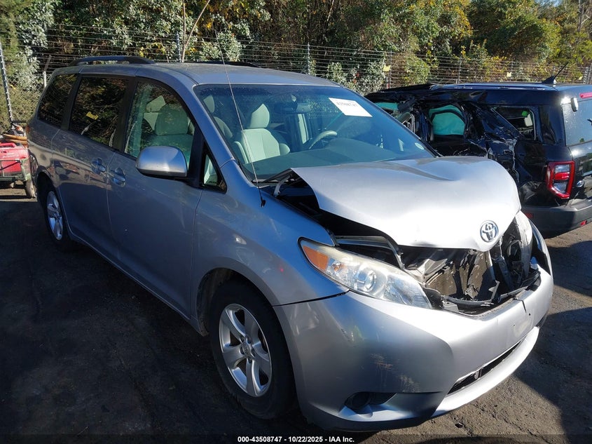 2013 TOYOTA SIENNA LE V6 8 PASSENGER - 5TDKK3DC0DS378802