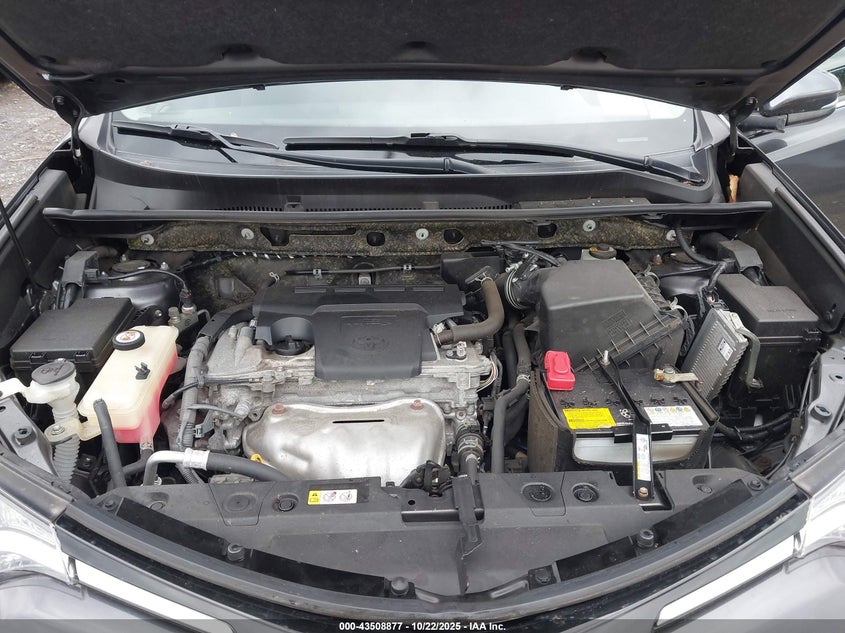 2018 TOYOTA RAV4 XLE JTMRFREV5JJ747331