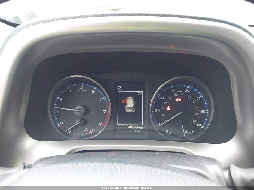 2018 TOYOTA RAV4 XLE JTMRFREV5JJ747331