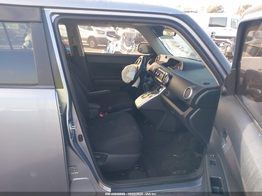 JTLZE4FE3A1109216 2010 SCION XB photo no. 5