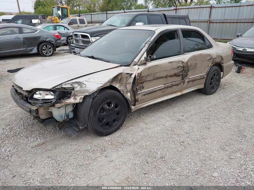 1HGCG56612A156712 2002 HONDA ACCORD photo no. 2