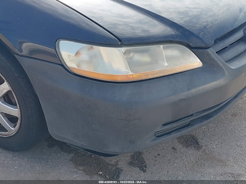 1HGCG56702A079369 2002 HONDA ACCORD photo no. 11