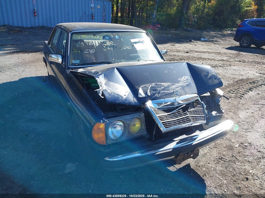 WDBAB23A7DB390778 1983 MERCEDES-BENZ W123 photo no. 6